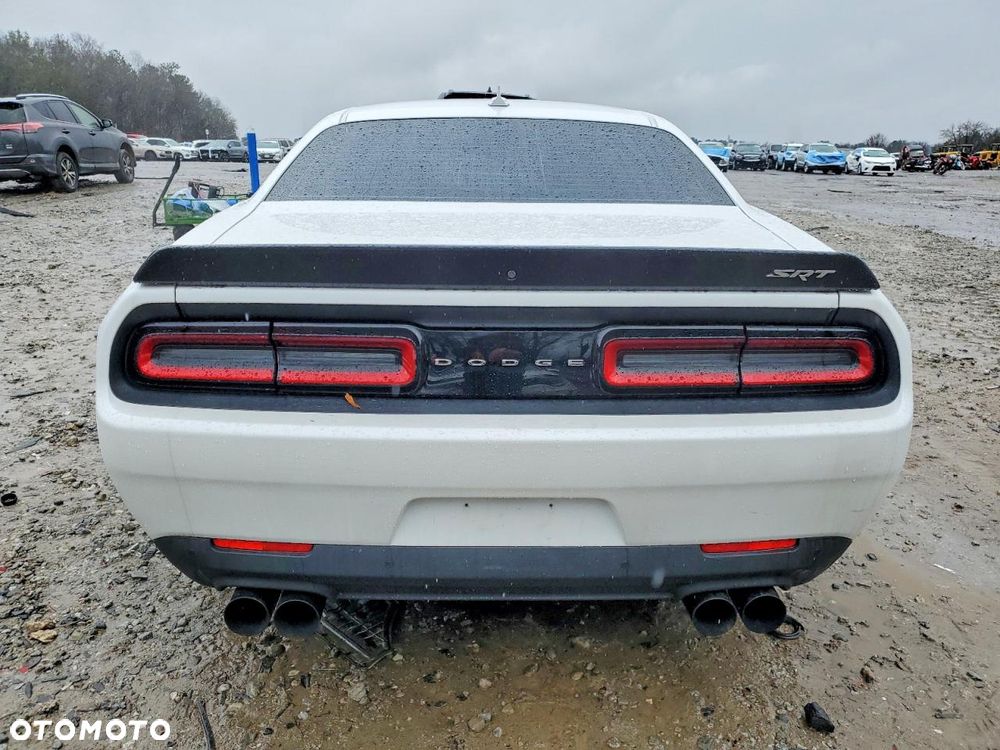 Dodge Challenger - 6