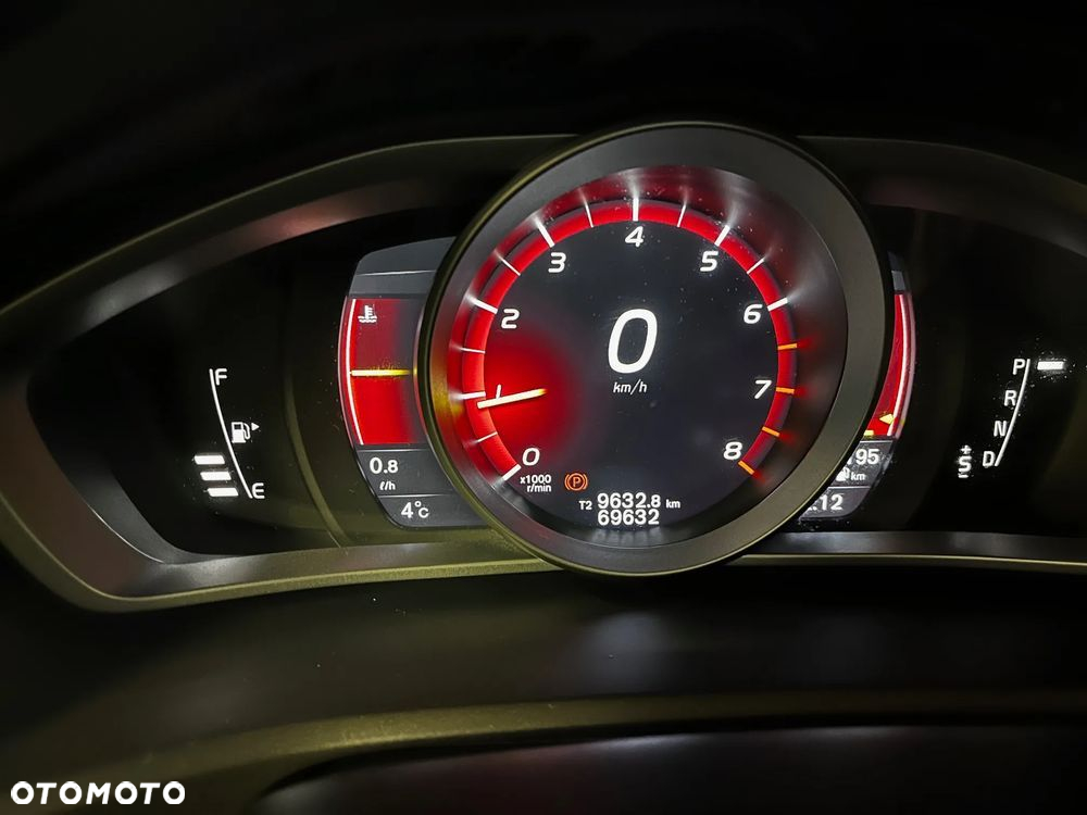 Volvo V40 T3 Drive-E Momentum - 10