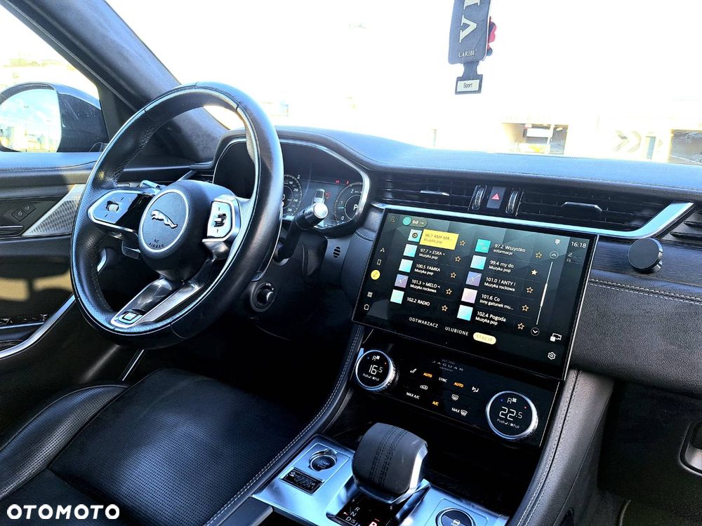 Jaguar F-Pace 3.0 TDV6 AWD 300 Sport - 28