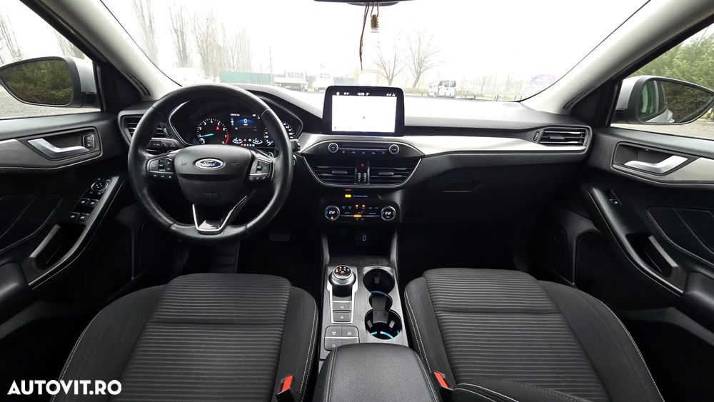 Ford Focus 1.0 EcoBoost Titanium - 10