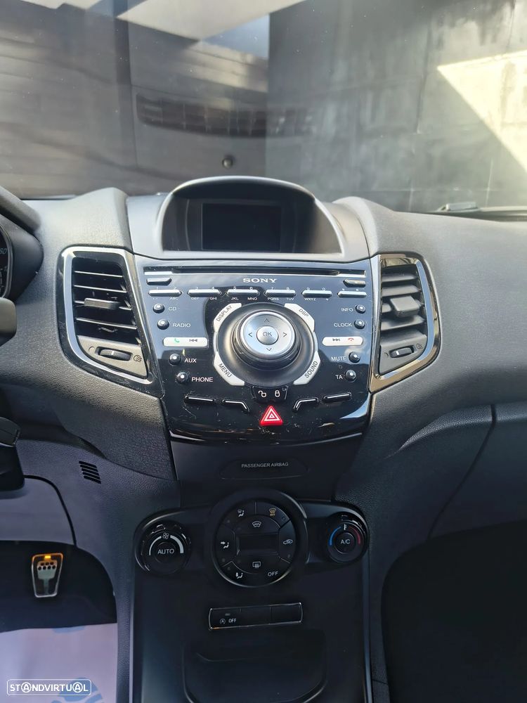 Ford Fiesta 1.0 EcoBoost S&S ST-LINE - 22