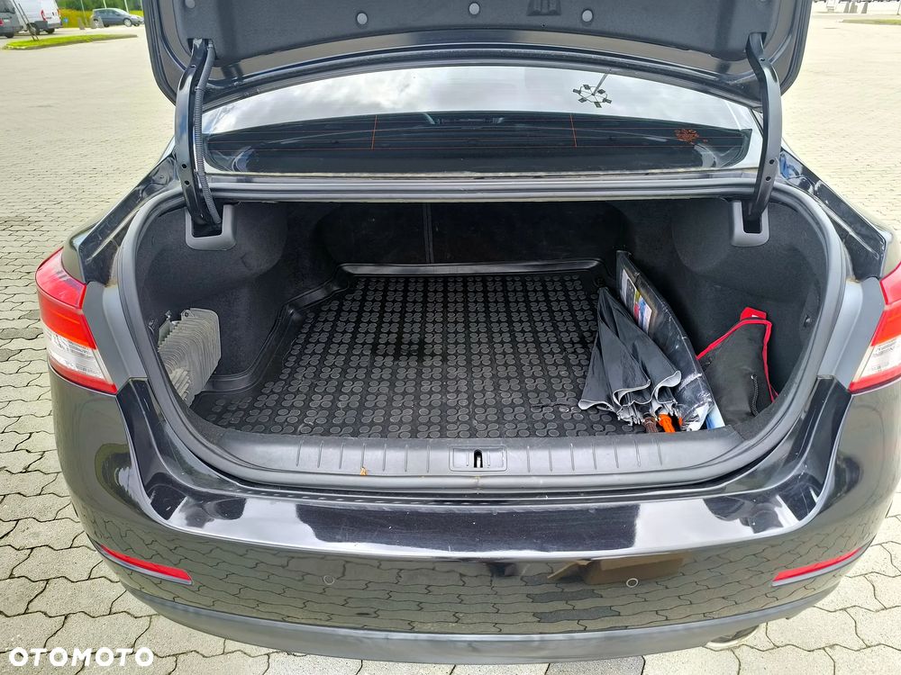 Renault Latitude - 24