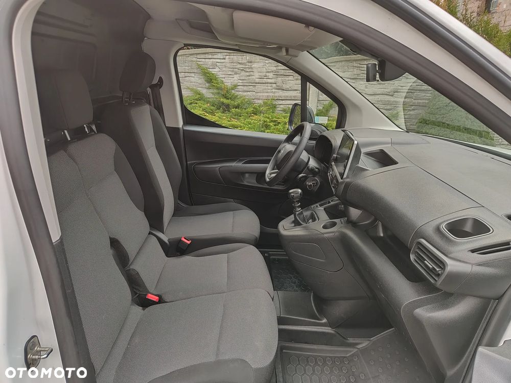 Citroën Berlingo XL Maxi 2022r L2 1.5 Diesel 130PS - 23