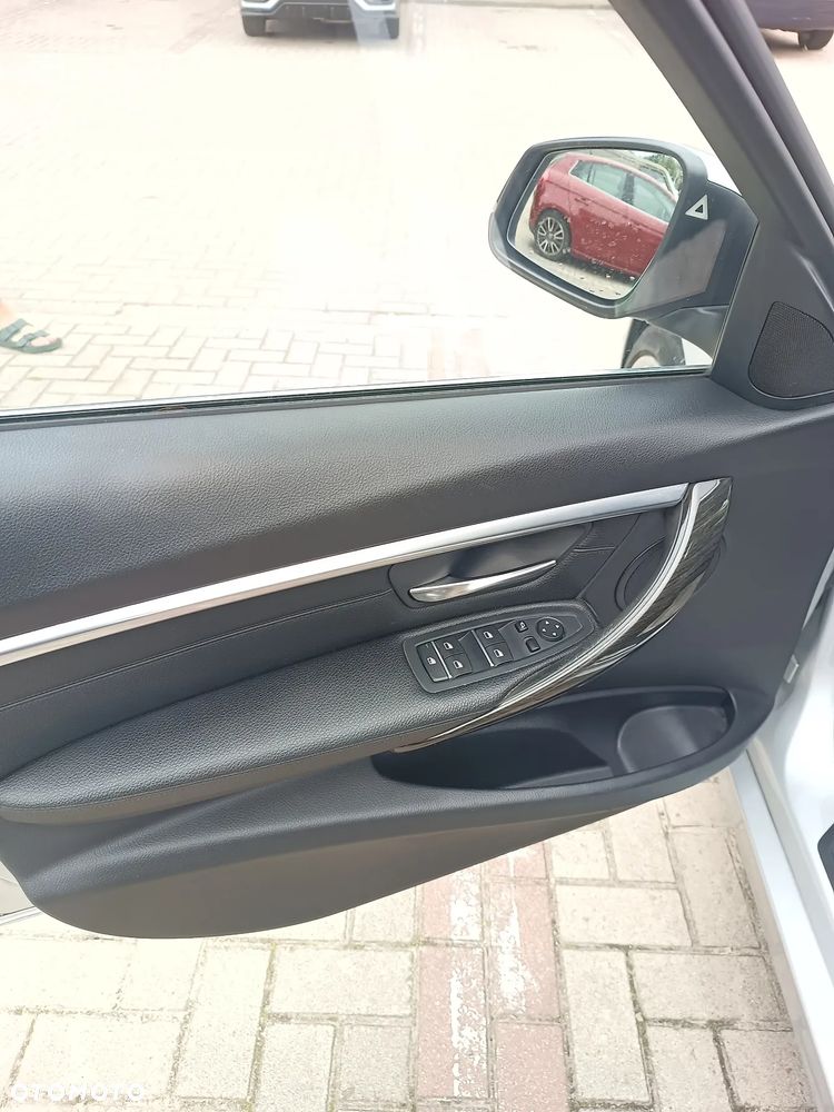 BMW Seria 3 330e iPerformance Luxury Line - 10
