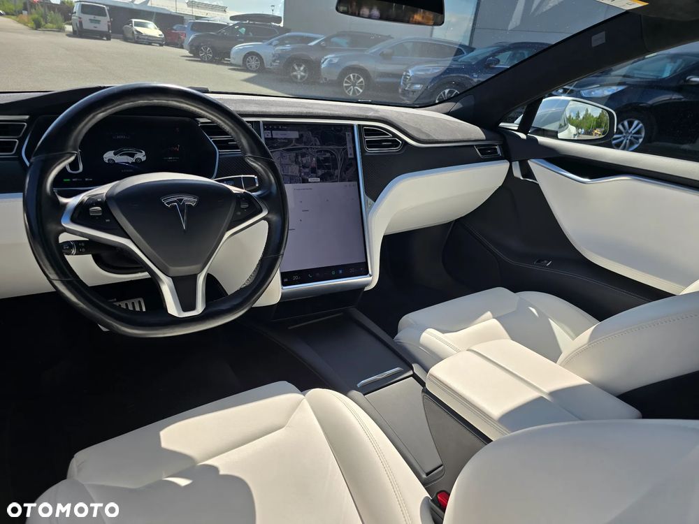 Tesla Model S Performance - 32