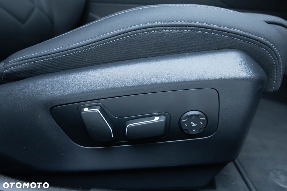 BMW Seria 5 520d xDrive - 33