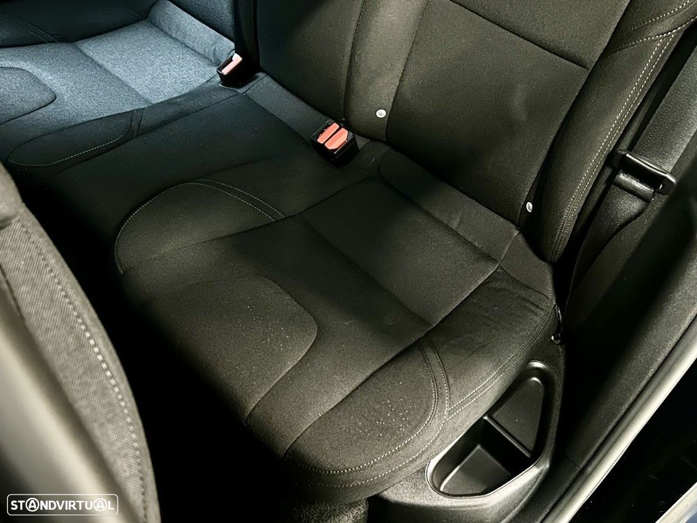 Volvo V40 2.0 D2 Momentum - 33