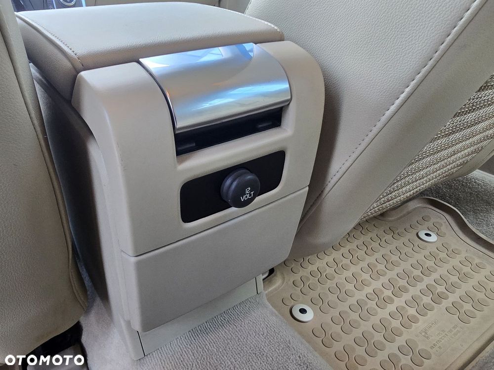 Volvo XC 70 - 25