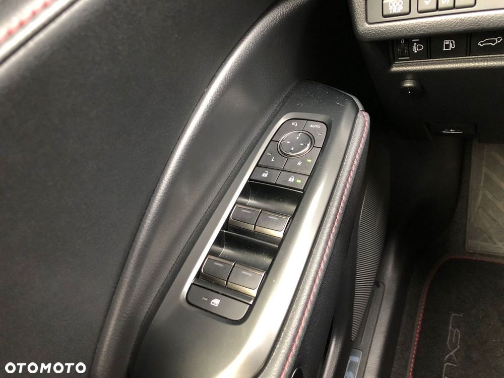 Lexus LBX 1.5 Hybrid Emotion - 34