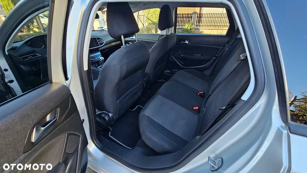 Peugeot 308 1.6 BlueHDi Active S&S - 23