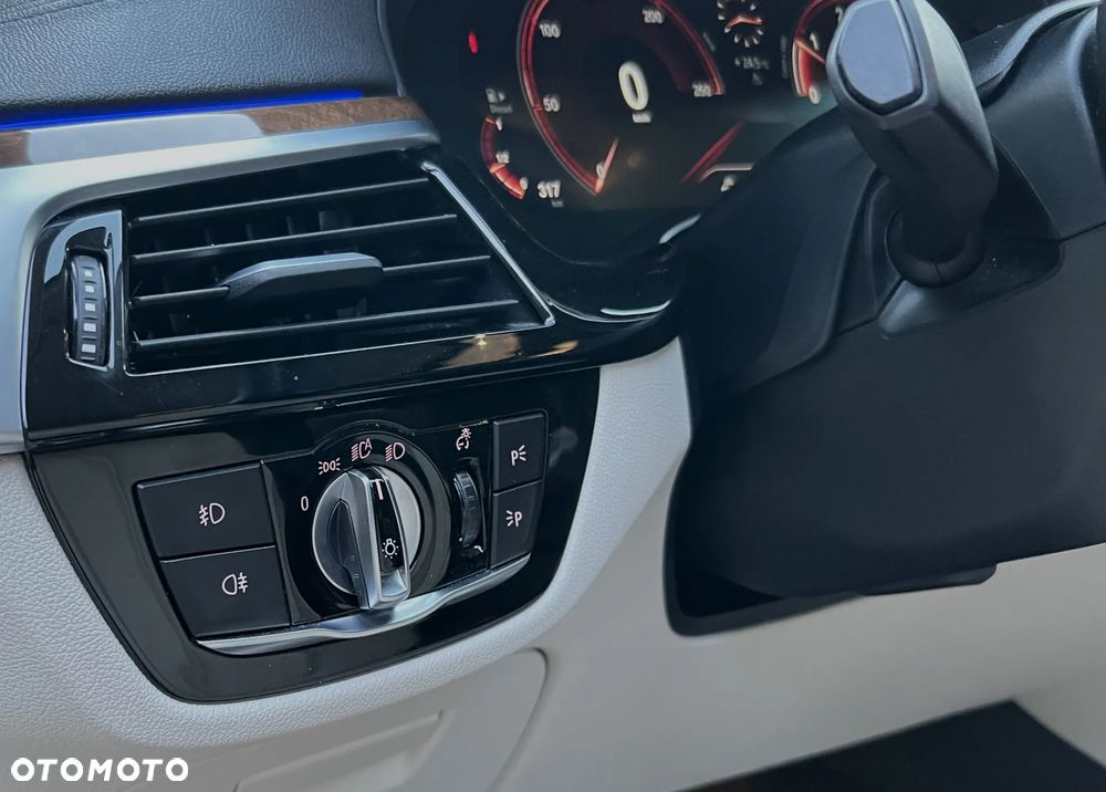 BMW Seria 5 520d Luxury Line sport - 26