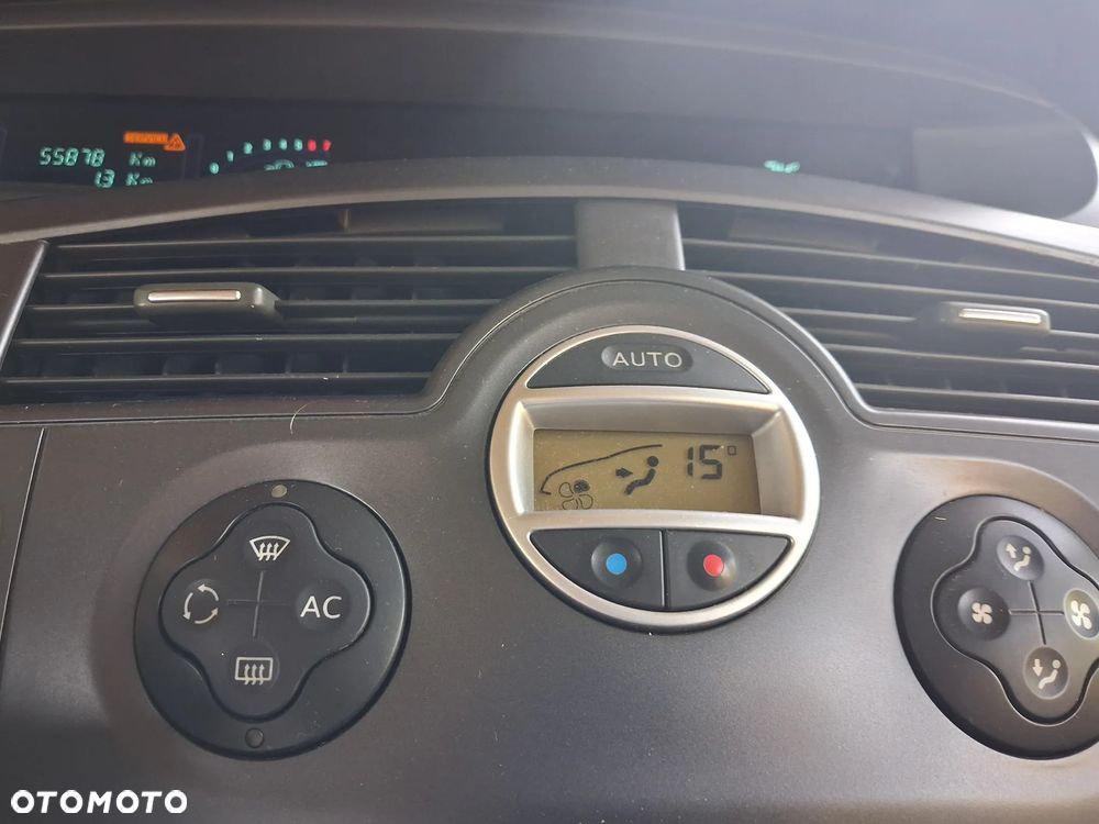 Renault Scenic 1.6 16V Privilege - 9