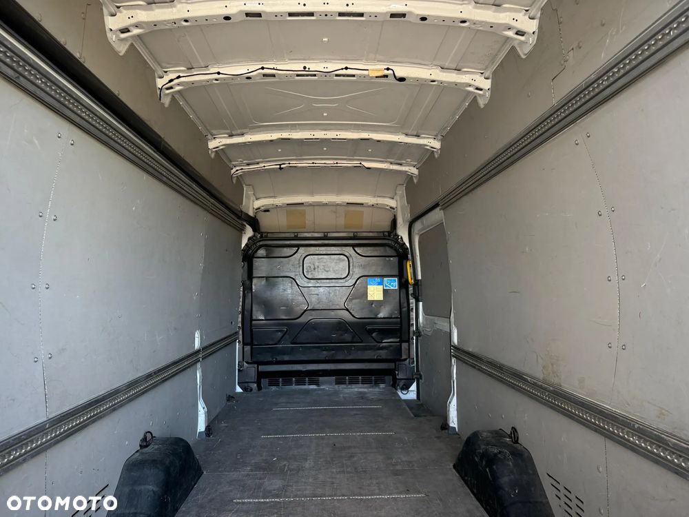 Ford Transit - 9