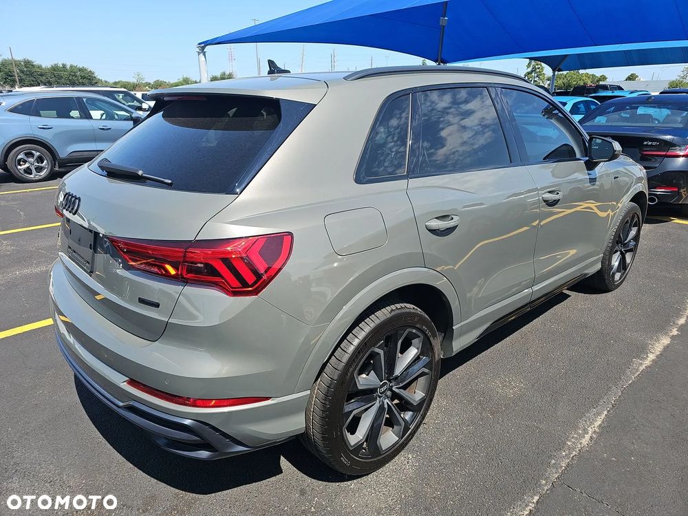 Audi Q3 2.0 TFSI Quattro S tronic design - 4
