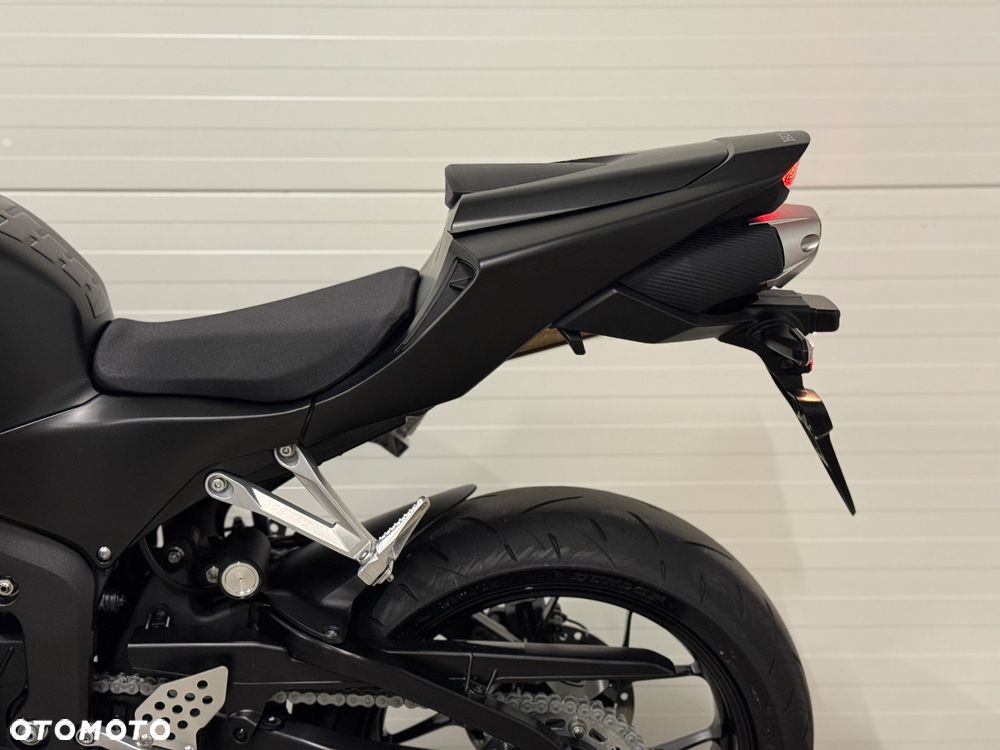 Honda CBR - 33