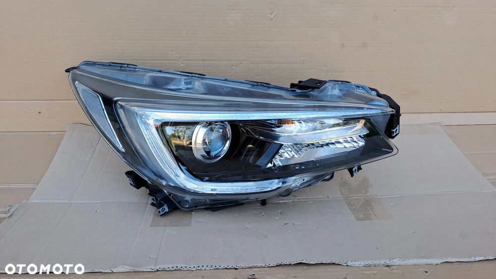 SUBARU LEGACY OUTBACK FULL LED 18-  PRAWA LAMPA  UŻYWANA - 1