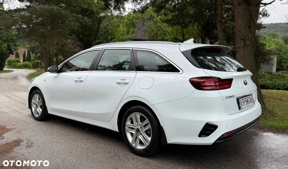 Kia Ceed 1.6 CRDi mHEV L - 11
