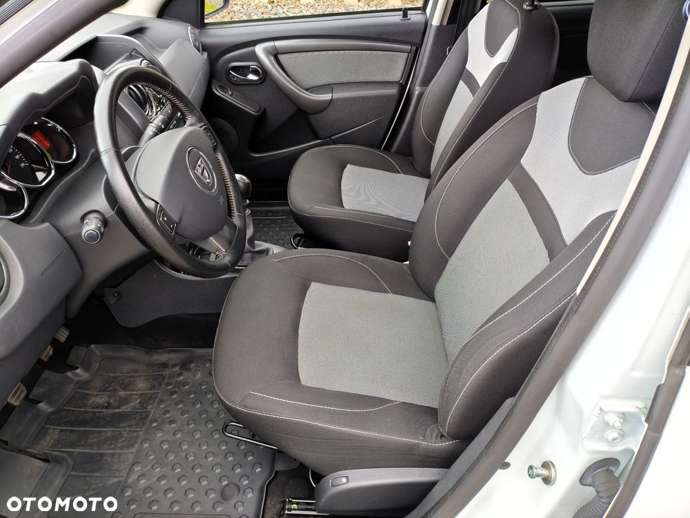 Dacia Duster 1.2 TCe Laureate 4x4 S&S EU6 - 11