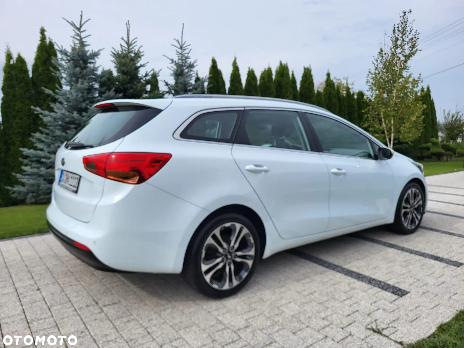 Kia Ceed 1.6 GDI DCT SW Platinum Edition - 15