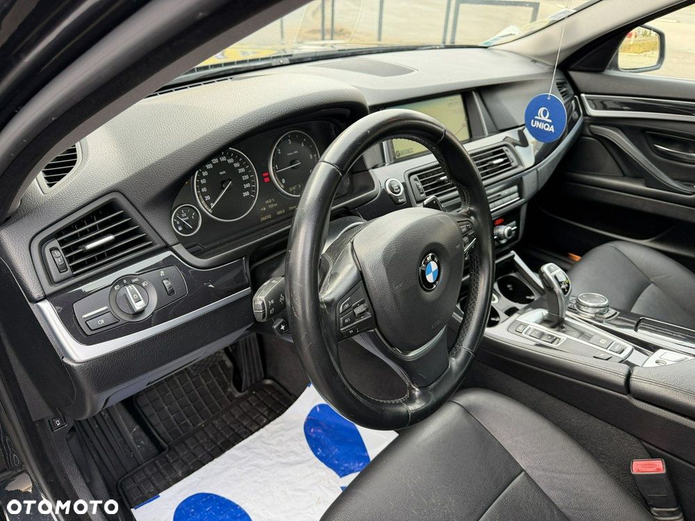 BMW Seria 5 525d Sport-Aut - 19