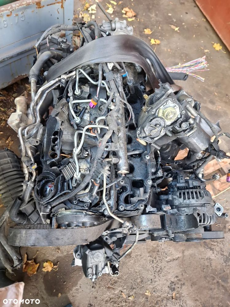 Silnik na czesci Audi A4B8 2,0TDI z Niemiec