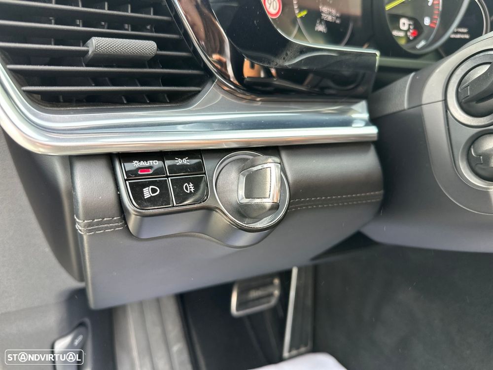 Porsche Panamera Sport Turismo - 25