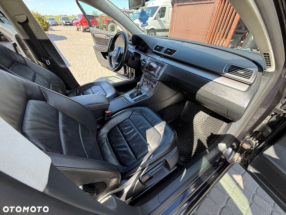 Volkswagen Passat 2.0 TDI DPF Sportline DSG - 13