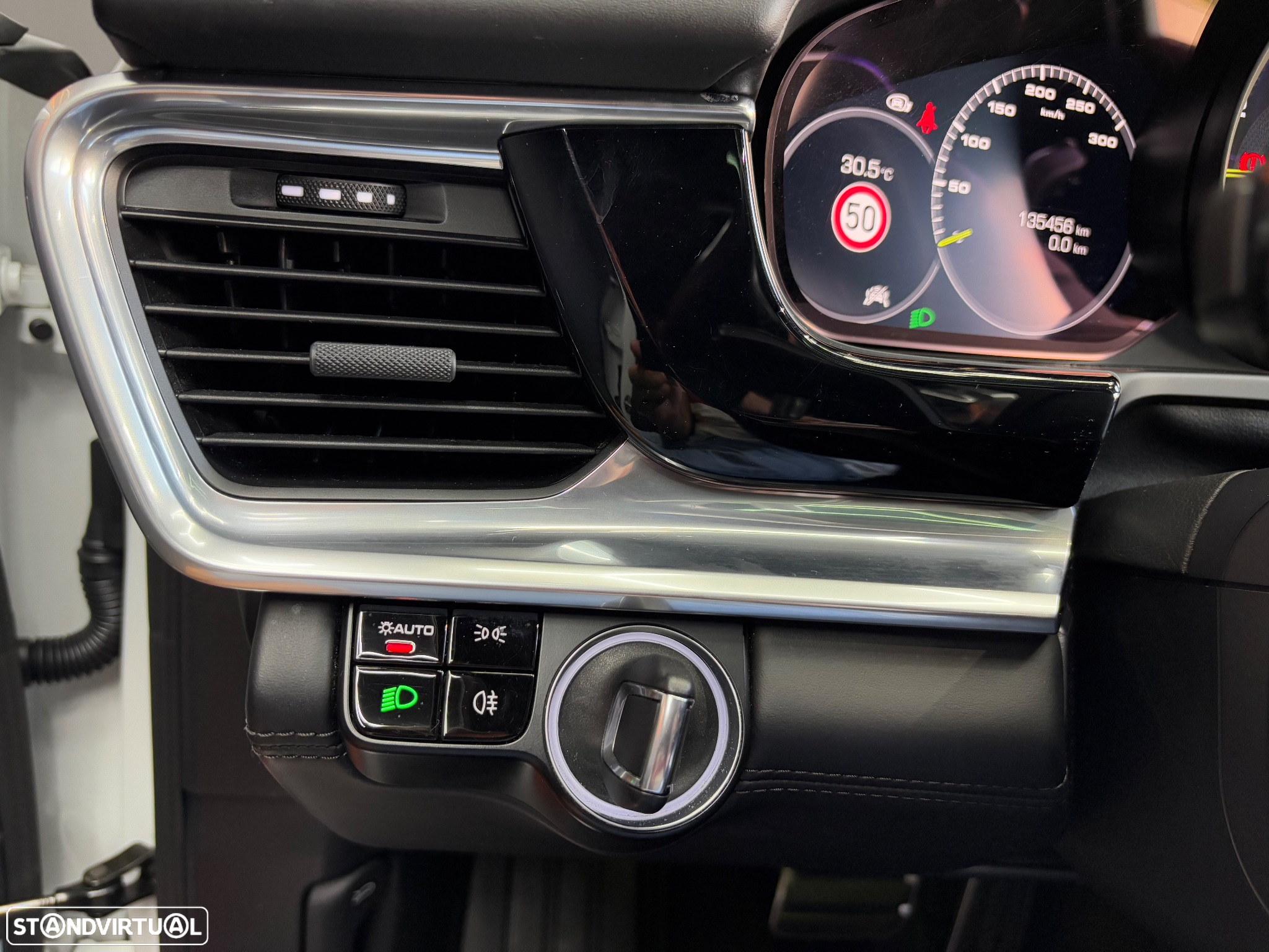 Porsche Panamera 4 E-Hybrid - 50