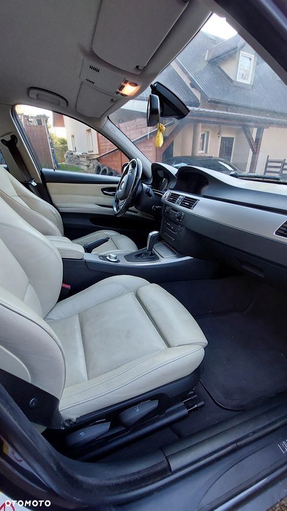 BMW Seria 3 325i - 7