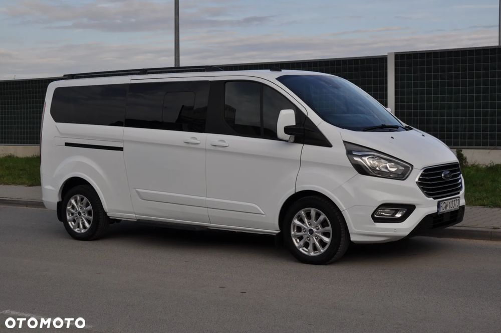 Ford Tourneo Custom - 25