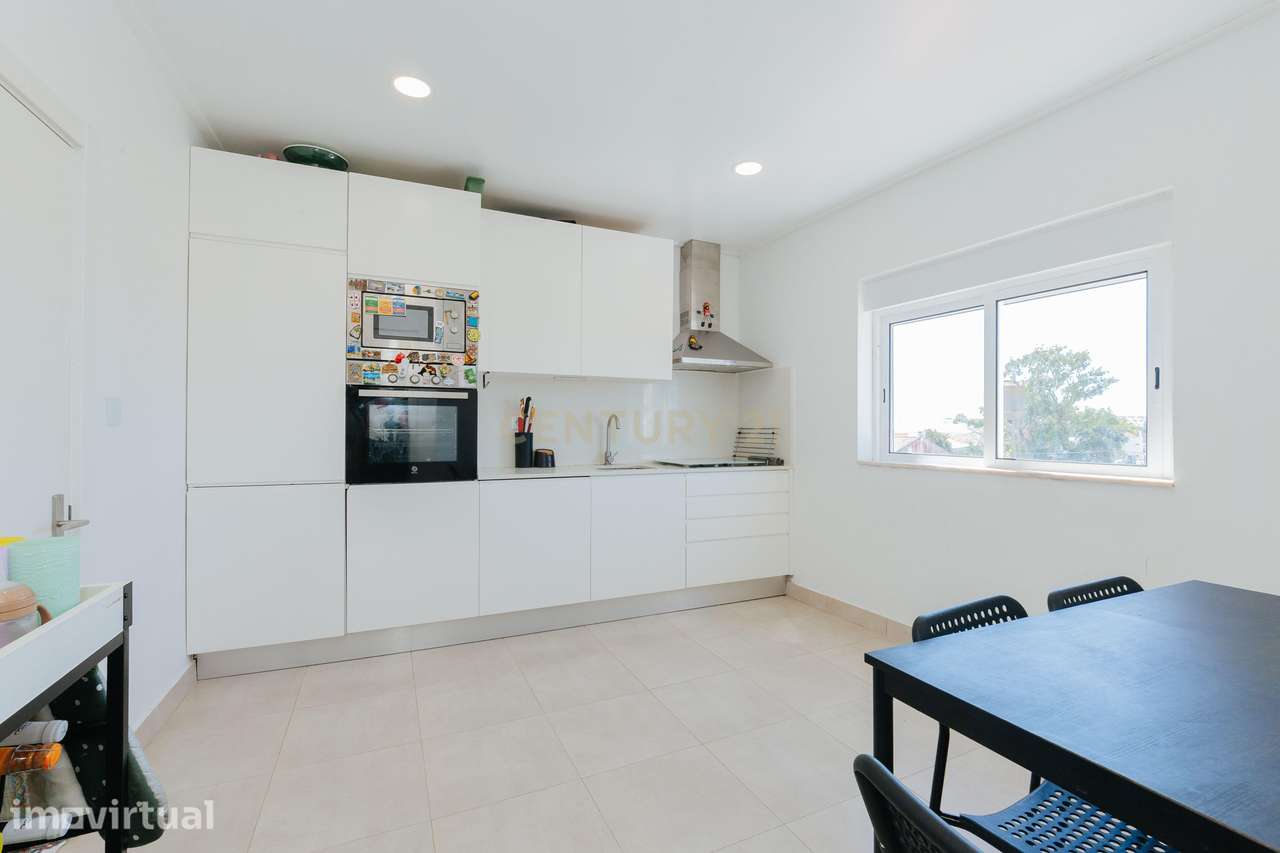 Apartamento T2+1 Renovado em Alhos Vedros - Grande imagem: 2/24