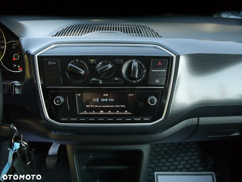 Volkswagen up! 1.0 White Style - 21