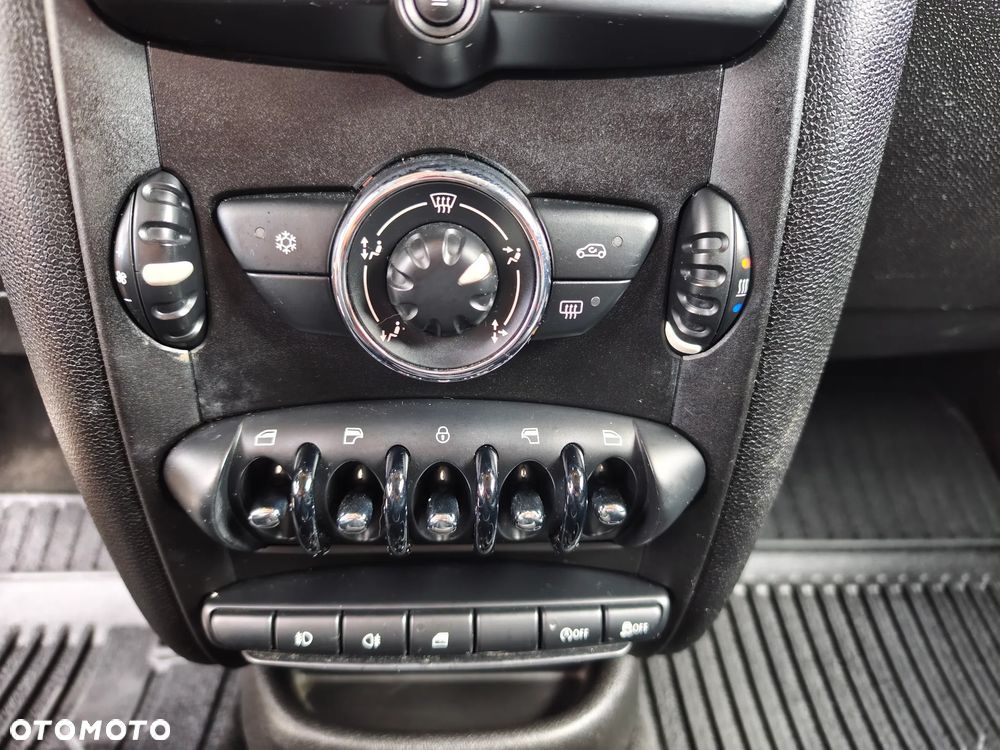 MINI Countryman Cooper D - 18