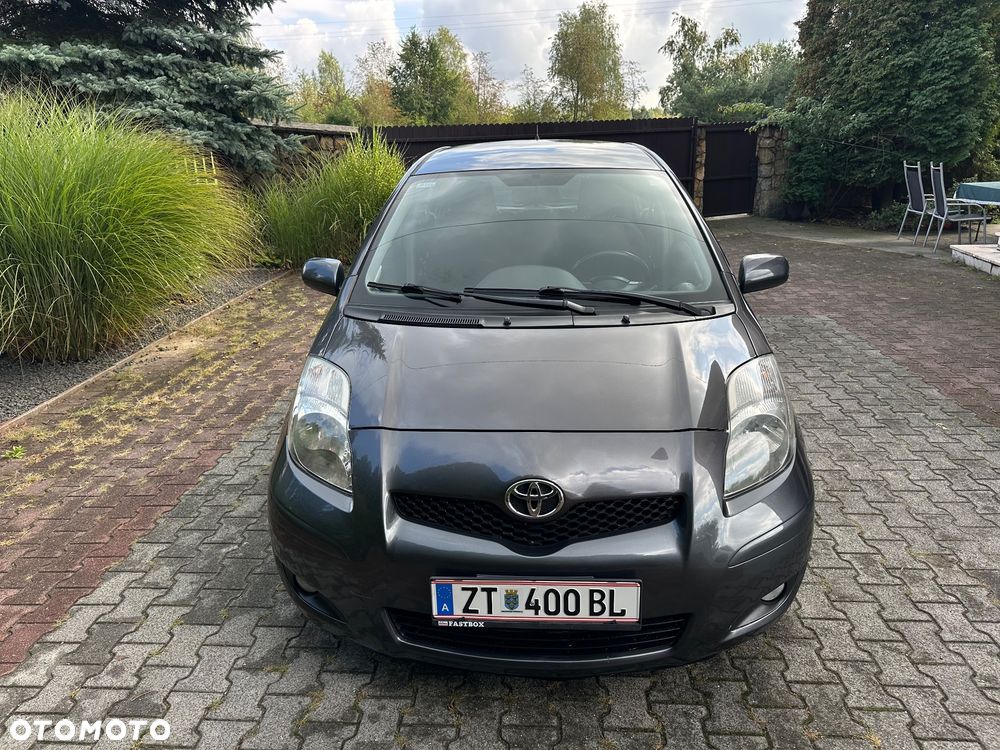 Toyota Yaris 1.0 VVT-i Sol - 2