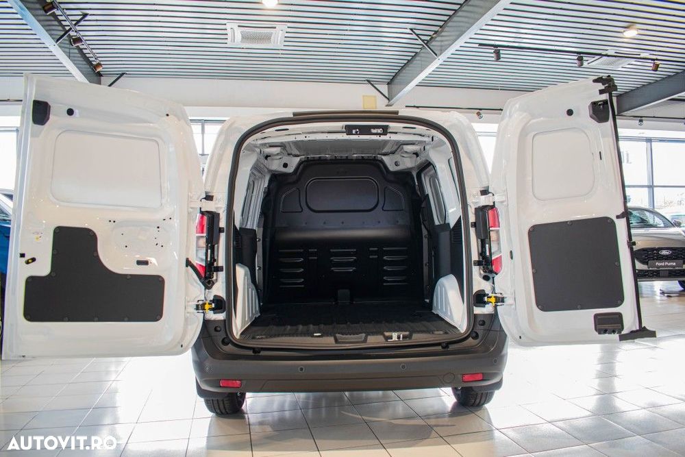 Ford Transit Courier - 11
