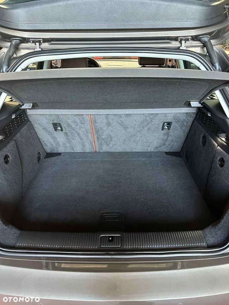 Audi A3 Sportback 1.6 TDI S line Sportpaket - 12