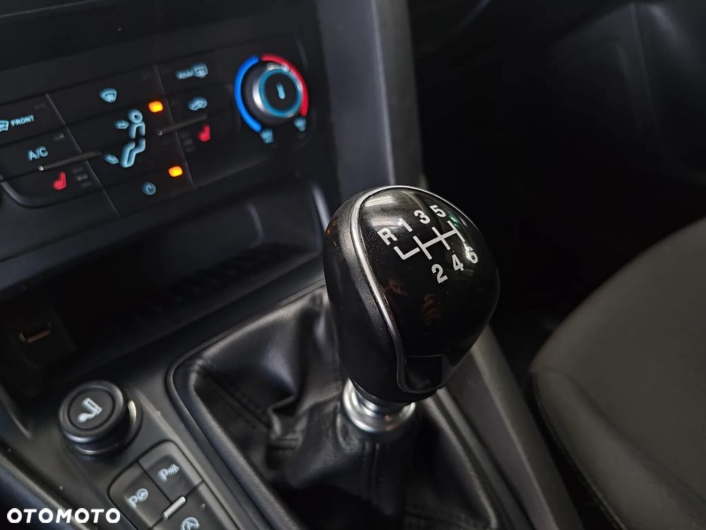 Ford Focus 1.5 EcoBoost Titanium - 19