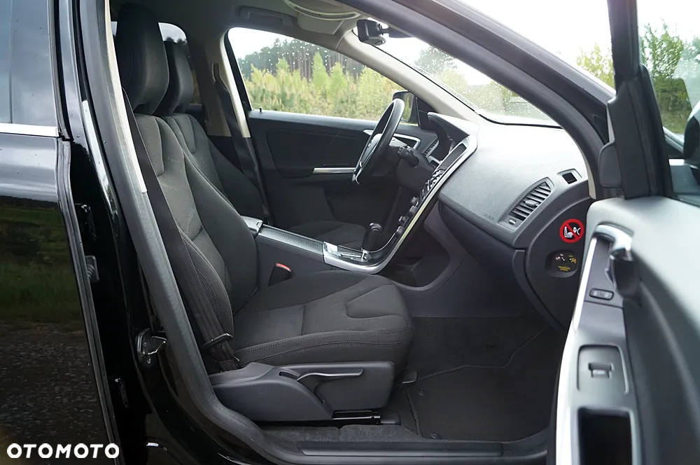 Volvo XC 60 D4 Geartronic Momentum - 24
