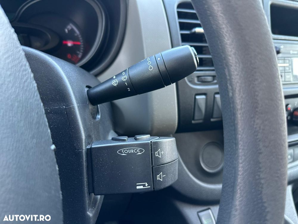 Renault Trafic - 19