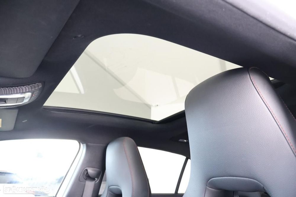 Mercedes-Benz A 250 e - 12