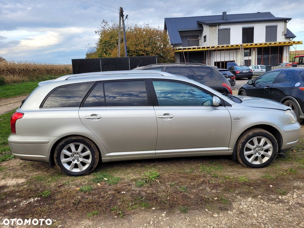 Toyota Avensis - 7