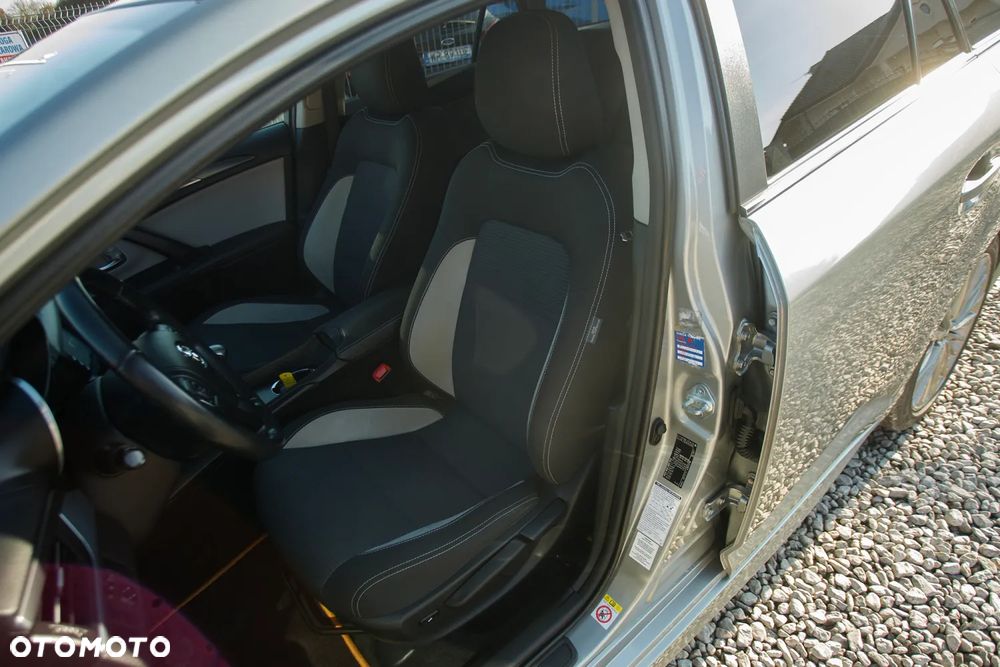 Toyota Avensis 1.8 Executive - 31