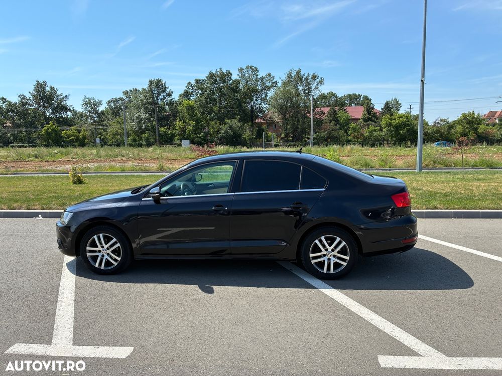 Volkswagen Jetta 1.6 TDI DPF Comfortline DSG - 3
