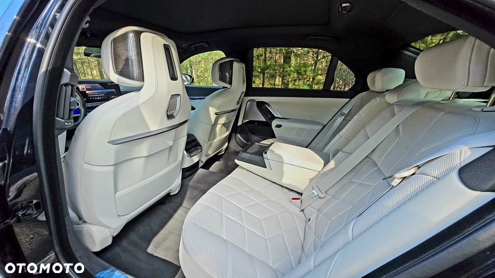 BMW i7 105.7kWh eDrive50 - 37