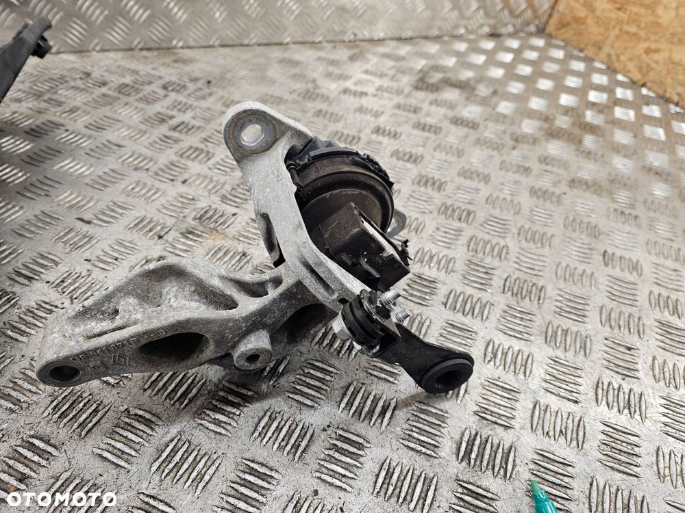 łapa poduszka silnika opel vivaro b renault trafic 3 iii - 2