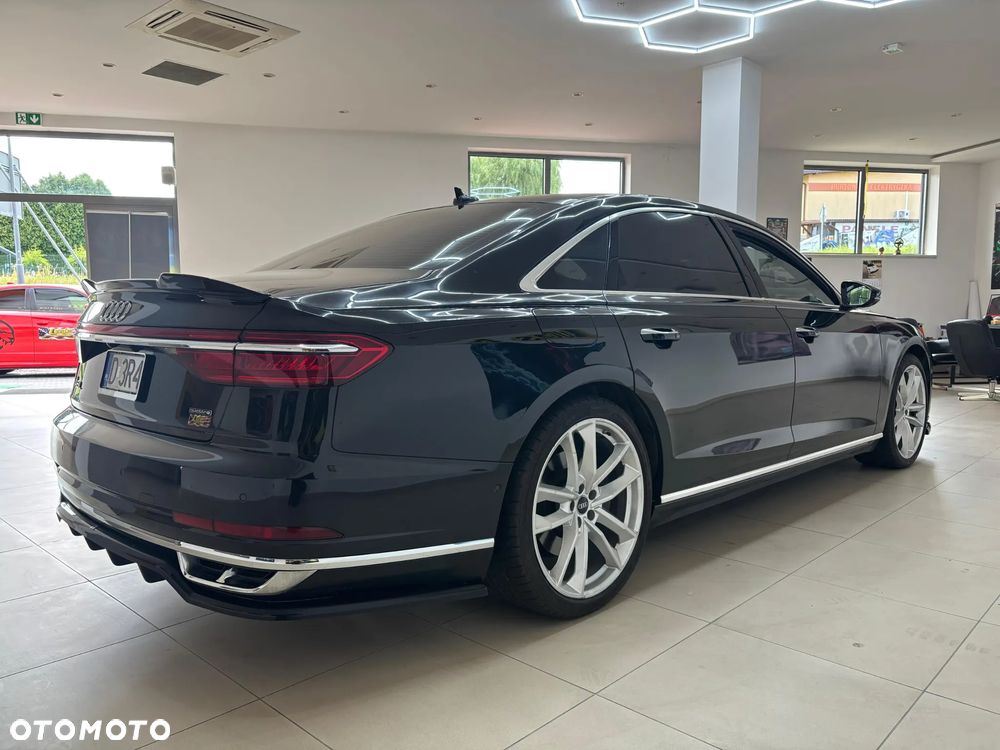 Audi A8 - 6