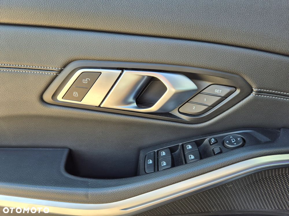 BMW Seria 3 330e Sport Line - 6