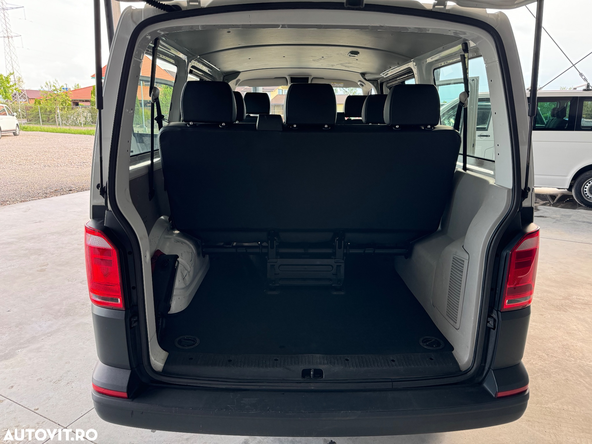 Volkswagen Transporter Kombi T6 2.0 TDI 75 kW KR - 9