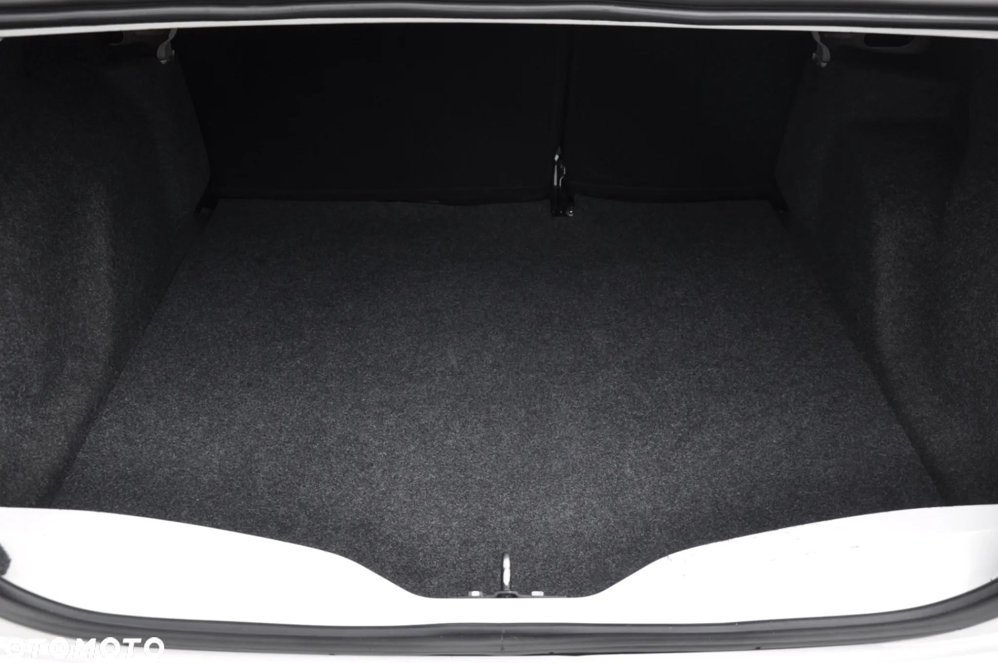 Peugeot 301 1.2 Pure Tech Access - 12
