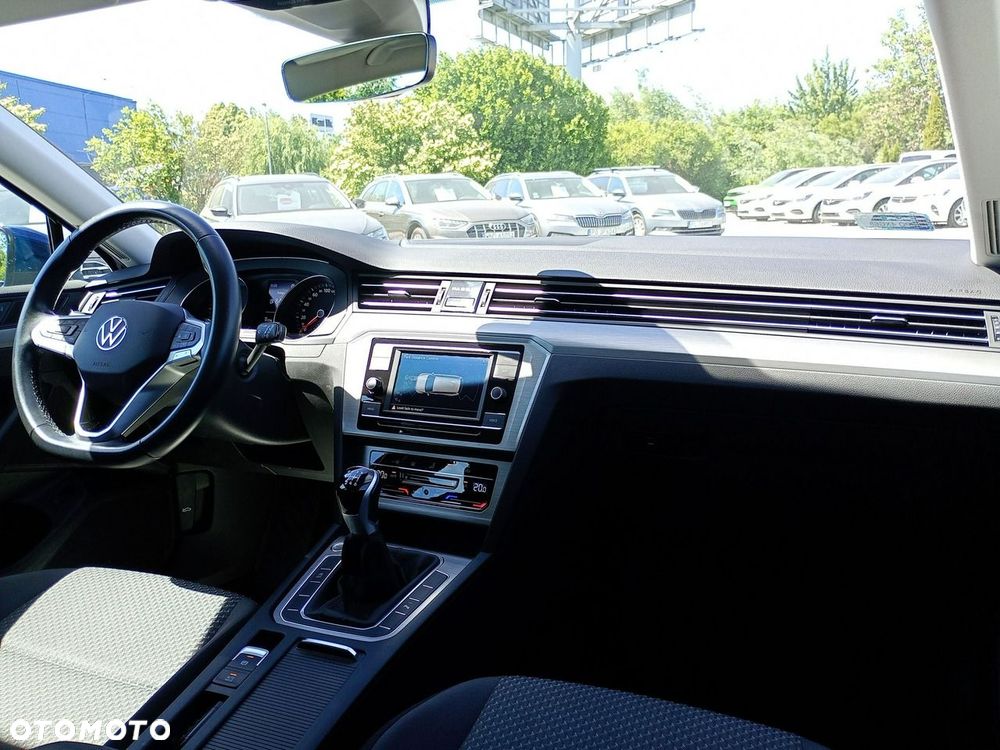 Volkswagen Passat Variant 2.0 TDI EVO Essence - 17
